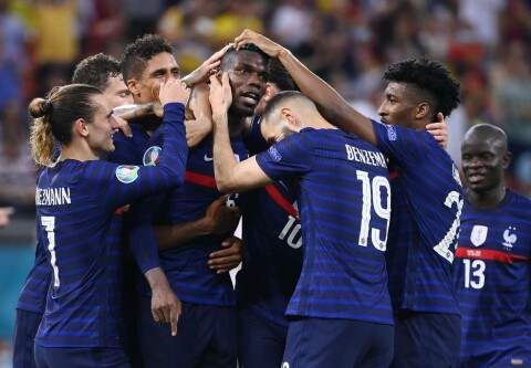 PRAKTSCORING: Uansett hvor polarisert Pogba-debatten er, er det ingen tvil om at hans 3-1-scoring mot Sveits var av det penere slaget. France v Switzerland - UEFA Euro 2020: Round of 16