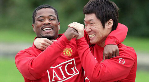 GODE KOMPISER: Patrice Evra og Ji-sun Park var gode venner i United. Evra har fortalt at han savnet sin koreanske kompis etter at Park dro til QPR i 2012. GODE KOMPISER: Patrice Evra og Ji-sun Park var gode venner i United. Evra har fortalt at han savnet sin koreanske kompis etter at Park dro til QPR i 2012.