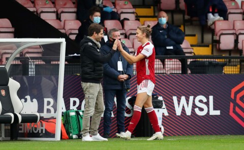 HER VAR DE FORNØYDE: Joe Montemurros Arsenal vant 6-1 mot byrival Tottenham i ligakampen før oppgjøret mot United. Vivianne Miedema scoret hat-trick i den kampen før hun ble byttet ut i det 65. minutt. HER VAR DE FORNØYDE: Joe Montemurros Arsenal vant 6-1 mot byrival Tottenham i ligakampen før oppgjøret mot United. Vivianne Miedema scoret hat-trick i den kampen før hun ble byttet ut i det 65. minutt.