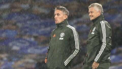 MYE POSITIVT: Ole Gunnar Solskjær og Kieran McKenna virket tilfredse på sidelinjen utover i 2. omgang. Uniteds trenerteam får en aldri så liten hodepine med å komponere laget mot Tottenham etter at flere av dem som var i aksjon mot Brighton storspilte.