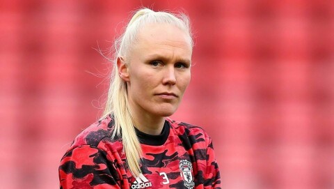 PÅ BENKEN: Klubbens nyeste signering, Maria Thorisdottir, var på plass til kampen mot Birmingham, men måtte se seg nødt til å tilbringe hele sin første kamp som United-spiller på benken.