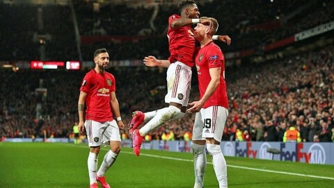 INGEN POGBA: Både Scott McTominay og Fred har blitt foretrukket fra start.