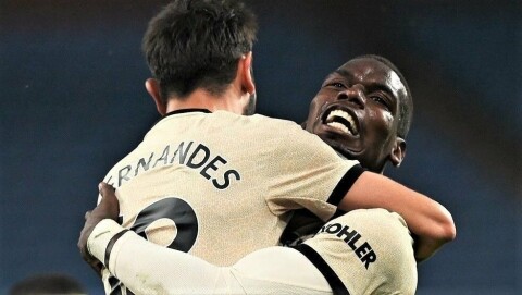 HAR TROEN: Gary Neville har troen på at Bruno Fernandes og Paul Pogba, med litt jobb, kan starte kamper for United sammen igjen.