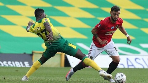 SLET: Fernandes og Unites slet med å bryte ned Alexander Tetteys Norwich.