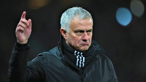 DET BLE MER AV DETTE: Det ble oftere og oftere denne utgaven av Mourinho vi fikk se, og spillerne ble også påvirket av Mourinhos konflikter med klubben.