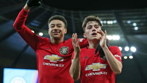 JUBLER SAMMEN: Jesse Lingard og Daniel James jubler sammen etter seieren mot Manchester City på Etihad. JUBLER SAMMEN: Jesse Lingard og Daniel James jubler sammen etter seieren mot Manchester City på Etihad.