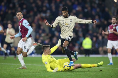 MÅL: Rashford scorer 2-0-målet på overtid mot Burnley