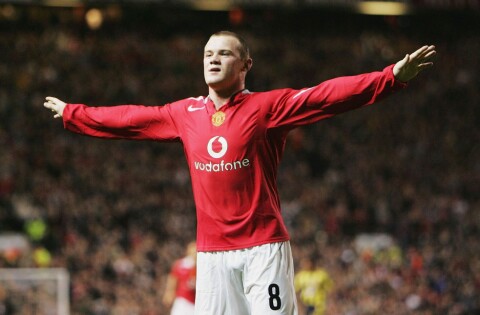 2004: Wayne Rooney debuterer for Manchester United tre scoringer mot Fenerbahce i Champions League.