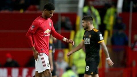 SKADET: Marcus Rashford pådro seg en smell i ryggen mot Wolverhampton.