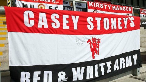 FANTASTISK STØTTE: Casey Stoney elsker støtten United får fra Barmy Army.