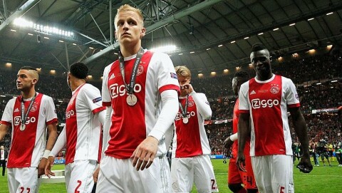 NOE ANNET ENN UNITED: Ajax, her mot Manchester United i Europa League-finalen 2017, er etter Rene Meulensteens mening en stor klubb med rik historie, men likevel mye, mye mindre enn United. Det skal Erik ten Hag få merke. NOE ANNET ENN UNITED: Ajax, her mot Manchester United i Europa League-finalen 2017, er etter Rene Meulensteens mening en stor klubb med rik historie, men likevel mye, mye mindre enn United. Det skal Erik ten Hag få merke.