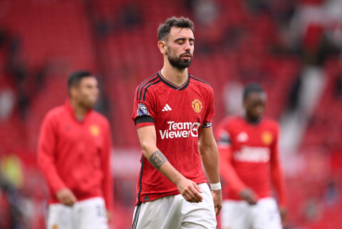 «Tilbake til start?» Bruno Fernandes fortviler etter tapet.
