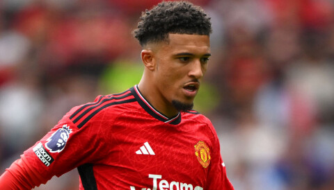 – Rashford, Shaw og Maguire har oppfordret Sancho til å si unnskyld til Ten Hag Jadon Sancho med ballen i august 2023.