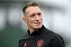 Phil Jones i treningsklær fra Manchester United (som akademitrener)