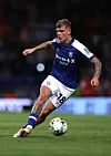 Brandon Williams med ball i Ipswich-drakta, 26.09.2023.