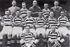 MANCHESTER UNITED 1933/34: Bak f.v.: Tom Manley, Henry Topping, Jack Hacking, Tom Jones, Jack Griffiths. I midten: Jack Cape, George Mutch, Jack Ball, Billy McKay, Ernie Hine, Tom J. Jones. Foran: Hugh McLenahan, George Vose.