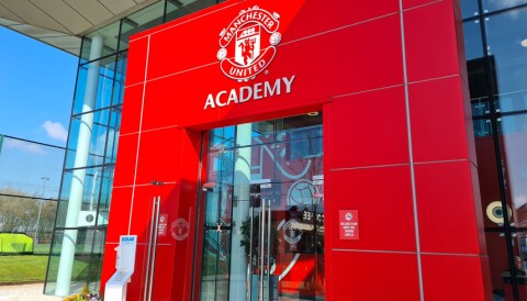 Inngangen til Uniteds akademibygning, 15. april 2023.