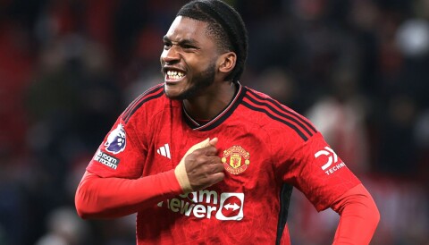 – Jeg tenkte bare på United Willy Kambwala jubler etter 3-2-seieren mot Aston Villa på Old Trafford, 26. desember 2023.
