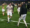 Victor Linelöf og Ashley Young feirer seier over PSG i Champions League 2019.