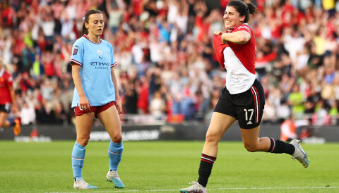 Lucía García jubler etter å ha scoret seiersmålet på overtid mot Manchester City, 21. mai 2023.