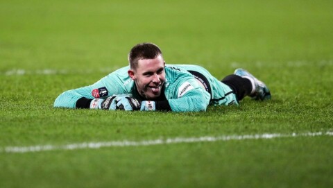 Dean Henderson – på utlån til Shrewsbury Town. Dean Henderson – på utlån til Shrewsbury Town.