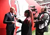 Erik ten Hag i samtale med MUTV før kampstart mot Coventry på Wembley.