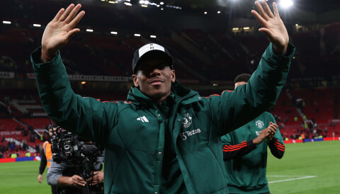Det er ventet at Anthony Martial forlater Manchester United denne sommeren, og franskmannen vinket tilsynelatende farvel til United-fansen onsdag kveld.