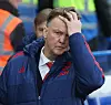 En fortvilet Louis van Gaal i pausen av Chelsea-United, 7. februar 2016.