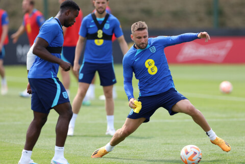 Luke Shaw tatt ut til EM