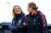 Celin Bizet Ildhusøy og Grace Clinton, arm i arm i forbindelse med Uniteds bortekamp mot Everton Women, 29. september 2024.