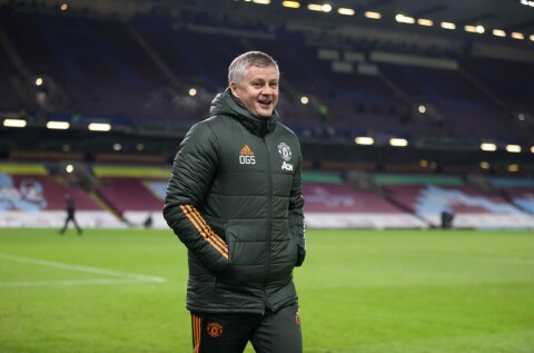 FLYT: Ole Gunnar Solskjær i siget etter 1-0-seieren mot Burnley som sendte Manchester United til topps. FLYT: Ole Gunnar Solskjær i siget etter 1-0-seieren mot Burnley som sendte Manchester United til topps.