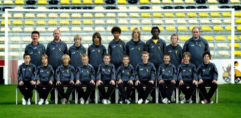 130 MÅL: Romelu Lukaku målteft sørget for at Lierses U12 og U13-lag ble et av de beste i Europa. Lukakus tidligere trener Tony Van Brandt står bakerst til venstre, mens Lukaku står i bakerste rad som nummer tre fra høyre. Foto: Mon Rottiers/lierbelicht.be