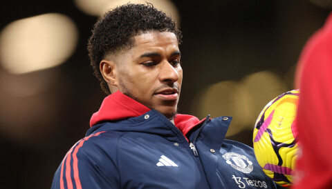 Rashford skal ha signert kontrakten - avbildet i Aston Villa-tøy