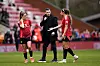 Ella Toone, Marc Skinner og Gabby George etter Manchester United 2-0 Leicester City Women, 2. mars 2025.