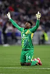 Onana feirer Zirkzees mål mot Lyon.