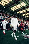 Kobbie Mainoo og Alejandro Garnacho går ut på Dean Court før Bournemouth-Manchester United, 27. april 2025.
