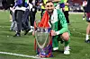 Gianluigi Donnarumma med Champions League-troféet med Paris Saint-Germain, 31. mai 2025, PSG