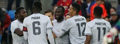 2-0: Lukaku feirer målet sitt med lagkameratene. 2-0: Lukaku feirer målet sitt med lagkameratene.