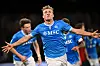 Rasmus Højlund feirer scoring for Napoli