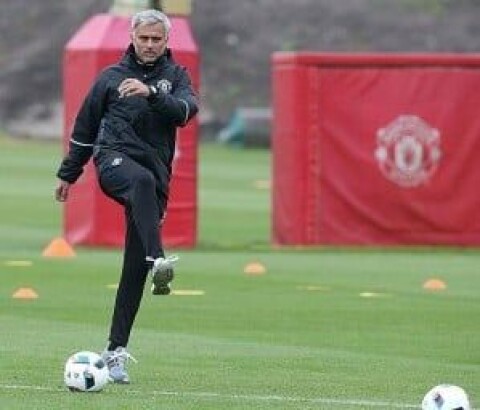 MÅ TIL CHAMPIONS LEAGUE: – Turneringen savner United. Klubben må tilbake snarest mulig, sier José Mourinho. t50