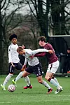 Louie Bradbury kjemper og sliter mot Burnley, med Nathaniel-Junior Brown i bakgrunnen, Burnley U18 1-2 Manchester United U18. 27. januar 2026.