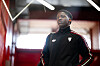 Kobbie Mainoo ankommer Old Trafford før kampen mot Crystal Palace 1. mars 2026.