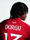 Patrick Dorgu i ny hjemmedrakt 2026/27.