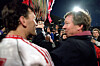 Bryan Robson og Alex Ferguson viser frem cupvinnercuptroféet etter 2-1-seieren mot Barcelona i Rotterdam, 15. mai 1991.