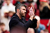 Michael Carrick applauderer, 17. mai 2026.