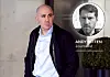 Omar Berrada står utendørs i mørk jakke foran en vegg, med en rund journalistgrafikk til høyre.