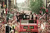 Bussparade etter Treble med hundretusener av United-fans.
