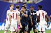 Lisandro Martínez og Argentina krangler med Englands Anthony Gordon, Elliot Anderson, Marc Guehi osv, VM-semifinalen 15. juli 2026.