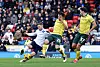 Oliver Rathbone og Matty James prøver å blokkere et skudd fra Sondre Tronstad, Blackburn-Wrexham, 1. januar 2026.