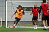 JJ Gabriel på trening med Bryan Mbeumo.